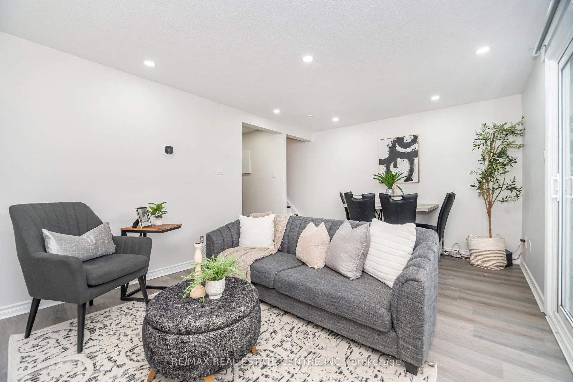 Photo 11 of Unit 23, 215 Glamis Road, Cambridge — HOMEH