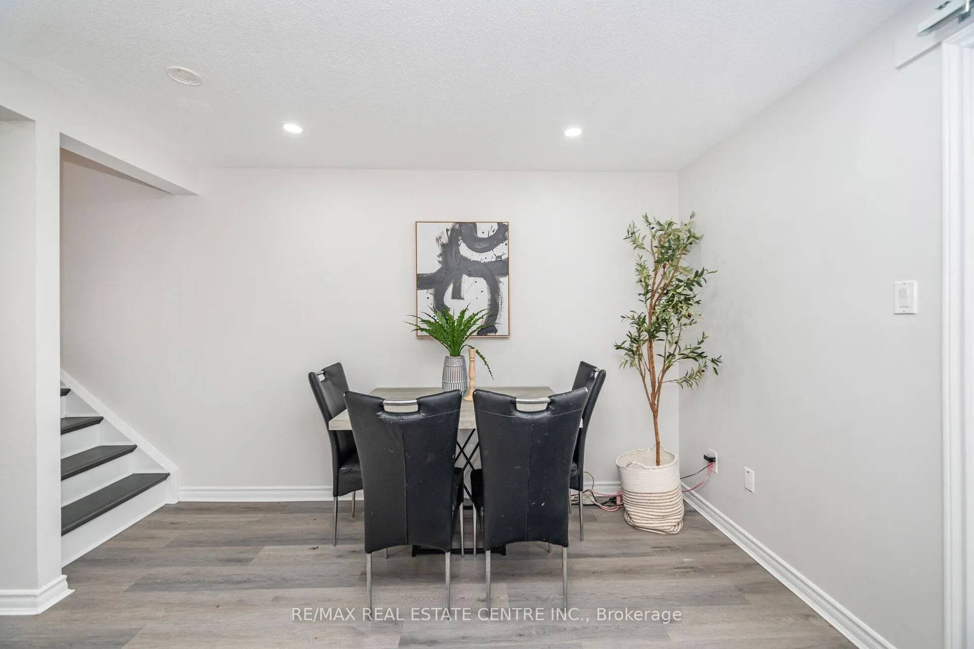 Photo 12 of Unit 23, 215 Glamis Road, Cambridge — HOMEH
