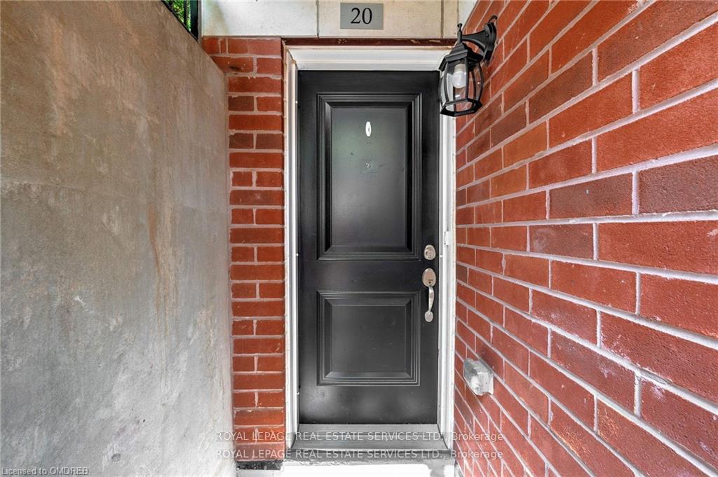 Photo 4 of Unit 20, 2460 Post Road, Oakville, River Oaks — HOMEH