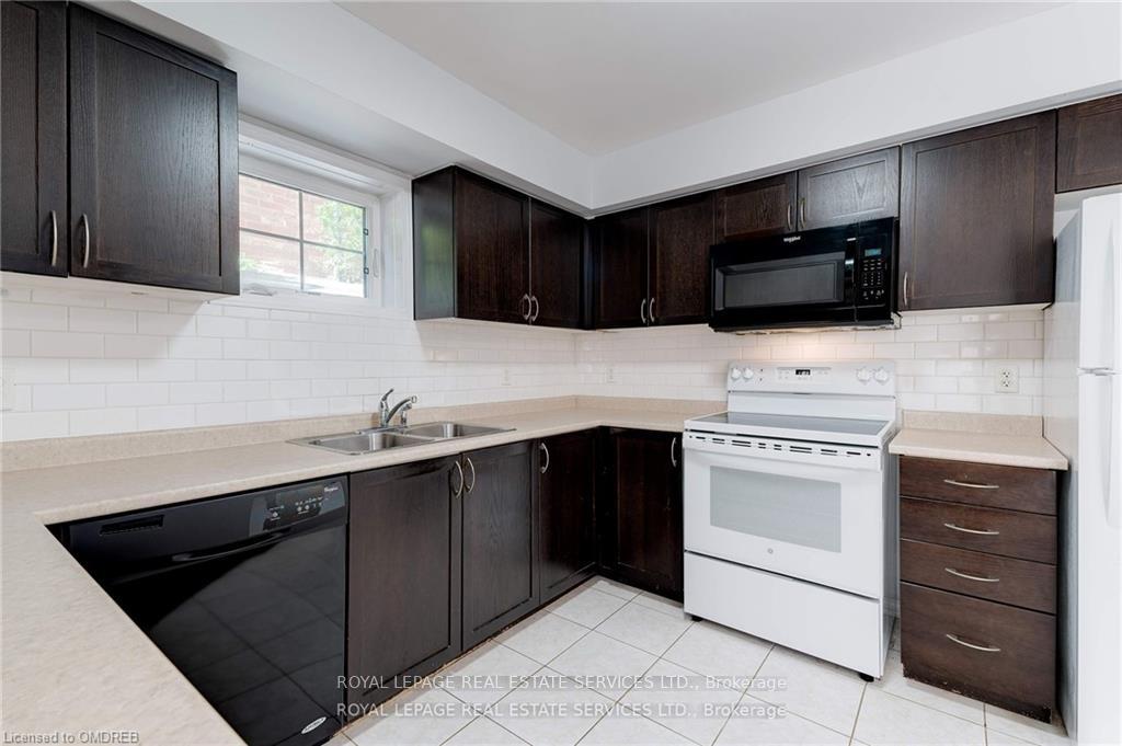 Photo 9 of Unit 20, 2460 Post Road, Oakville, River Oaks — HOMEH