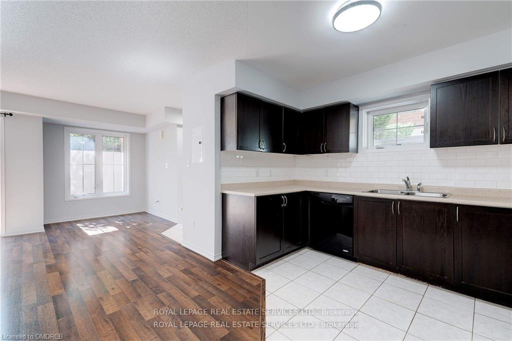 Photo 14 of Unit 20, 2460 Post Road, Oakville, River Oaks — HOMEH