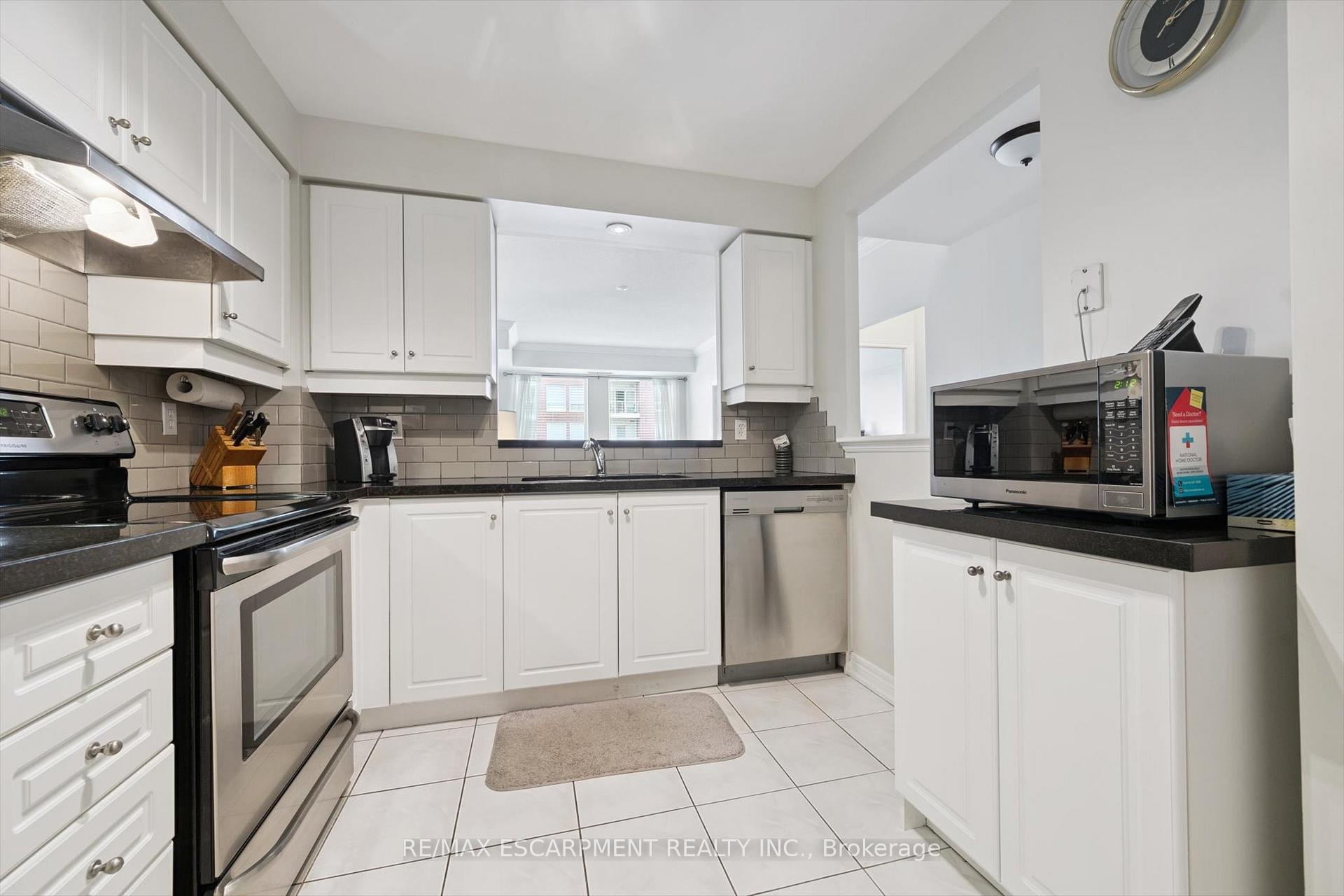Photo 8 of Unit 704, 60 Old Mill Road, Oakville, Old Oakville — HOMEH