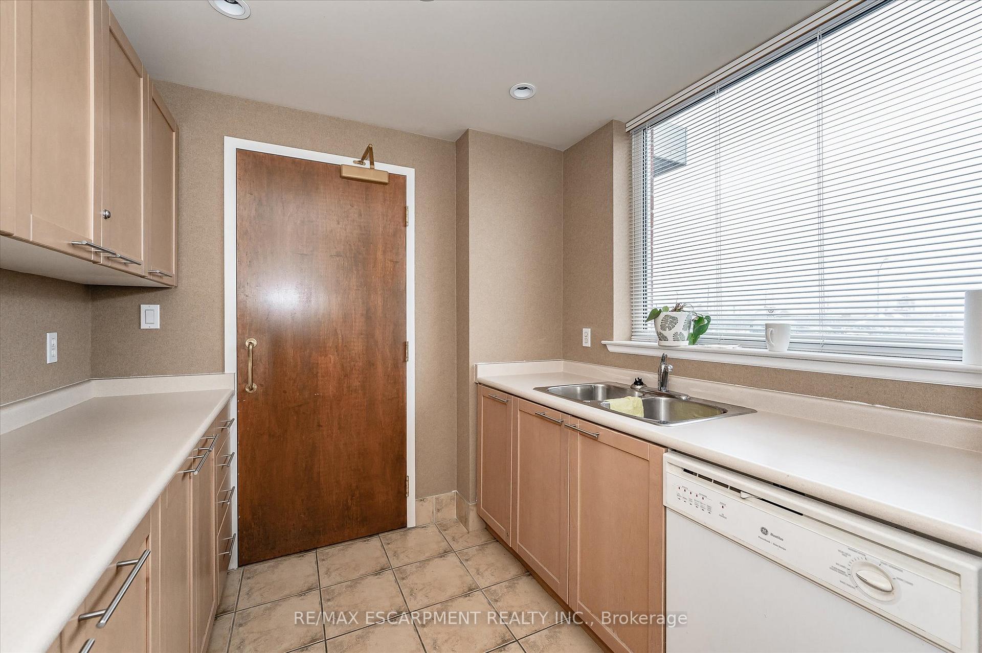 Photo 29 of Unit 704, 60 Old Mill Road, Oakville, Old Oakville — HOMEH