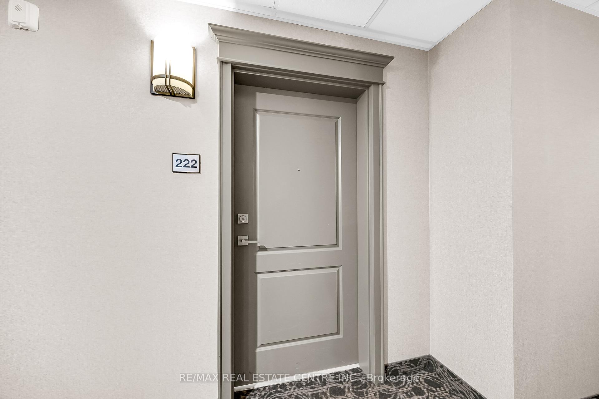 Photo 3 of Unit 222, 101 Shoreview Place, Hamilton, Lakeshore — HOMEH