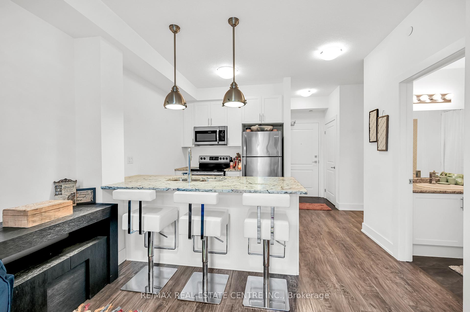 Photo 7 of Unit 222, 101 Shoreview Place, Hamilton, Lakeshore — HOMEH