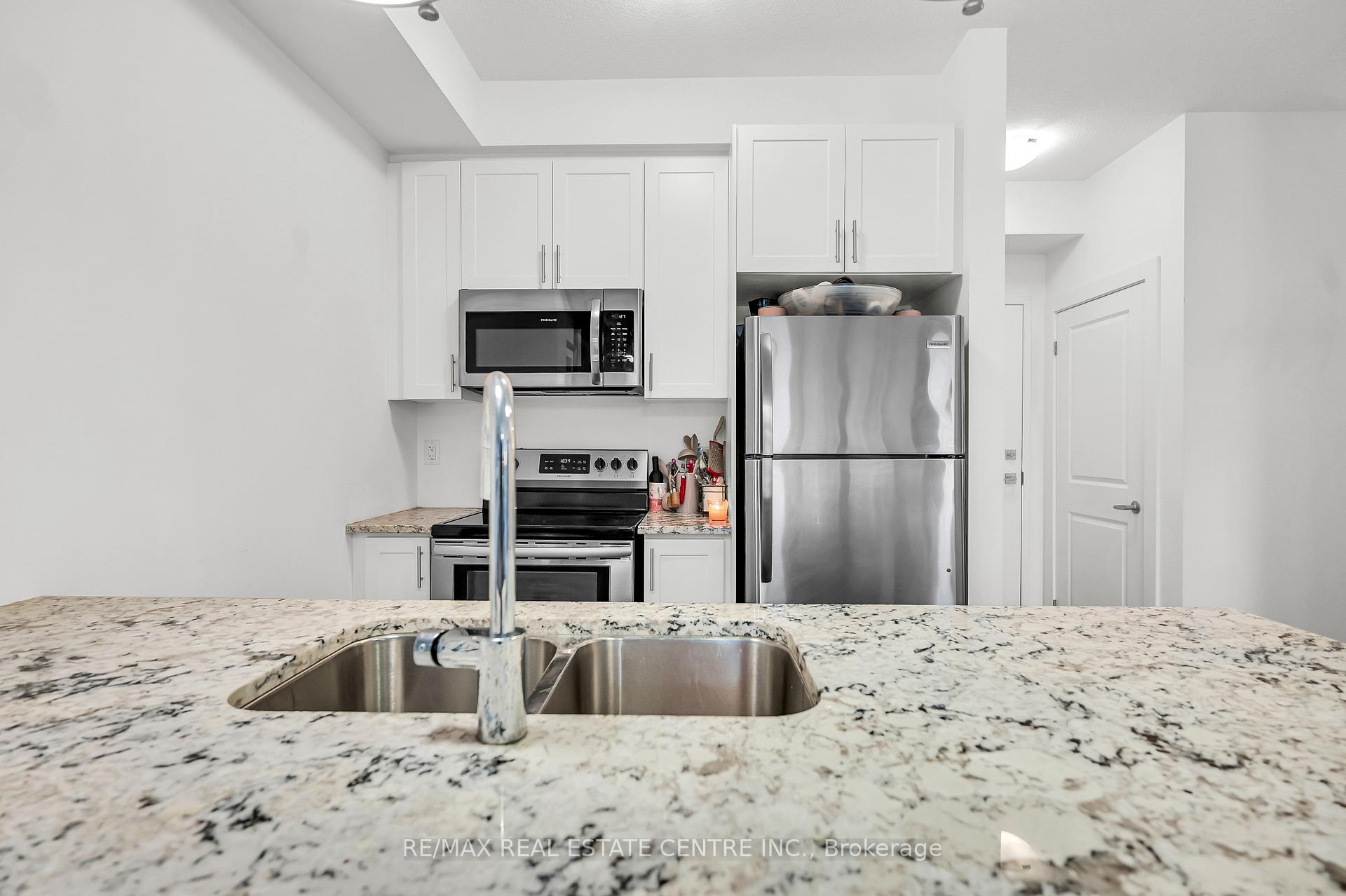 Photo 8 of Unit 222, 101 Shoreview Place, Hamilton, Lakeshore — HOMEH
