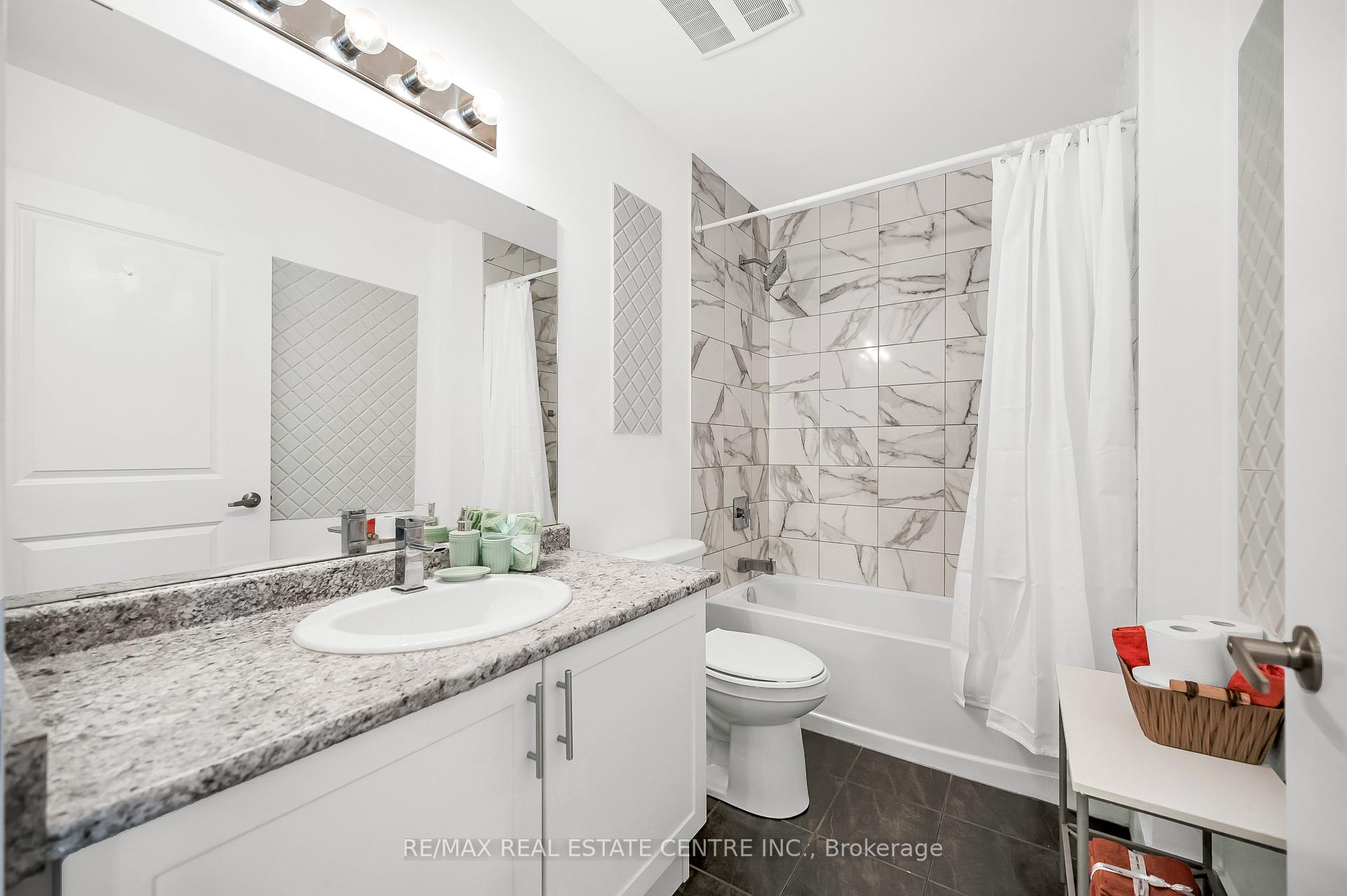Photo 18 of Unit 222, 101 Shoreview Place, Hamilton, Lakeshore — HOMEH