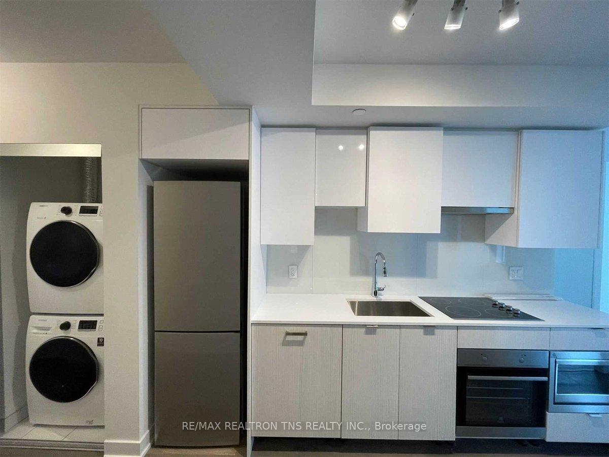 Photo 6 of Unit 3308, 99 Broadway Avenue, Toronto, Mount Pleasant West — HOMEH