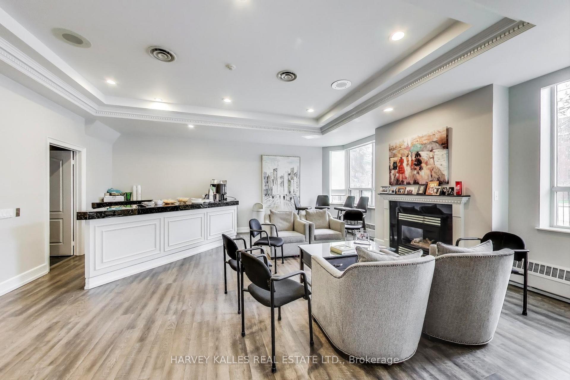 Photo 7 of Unit 803, 265 Ridley Boulevard, Toronto, Bedford Park-Nortown — HOMEH