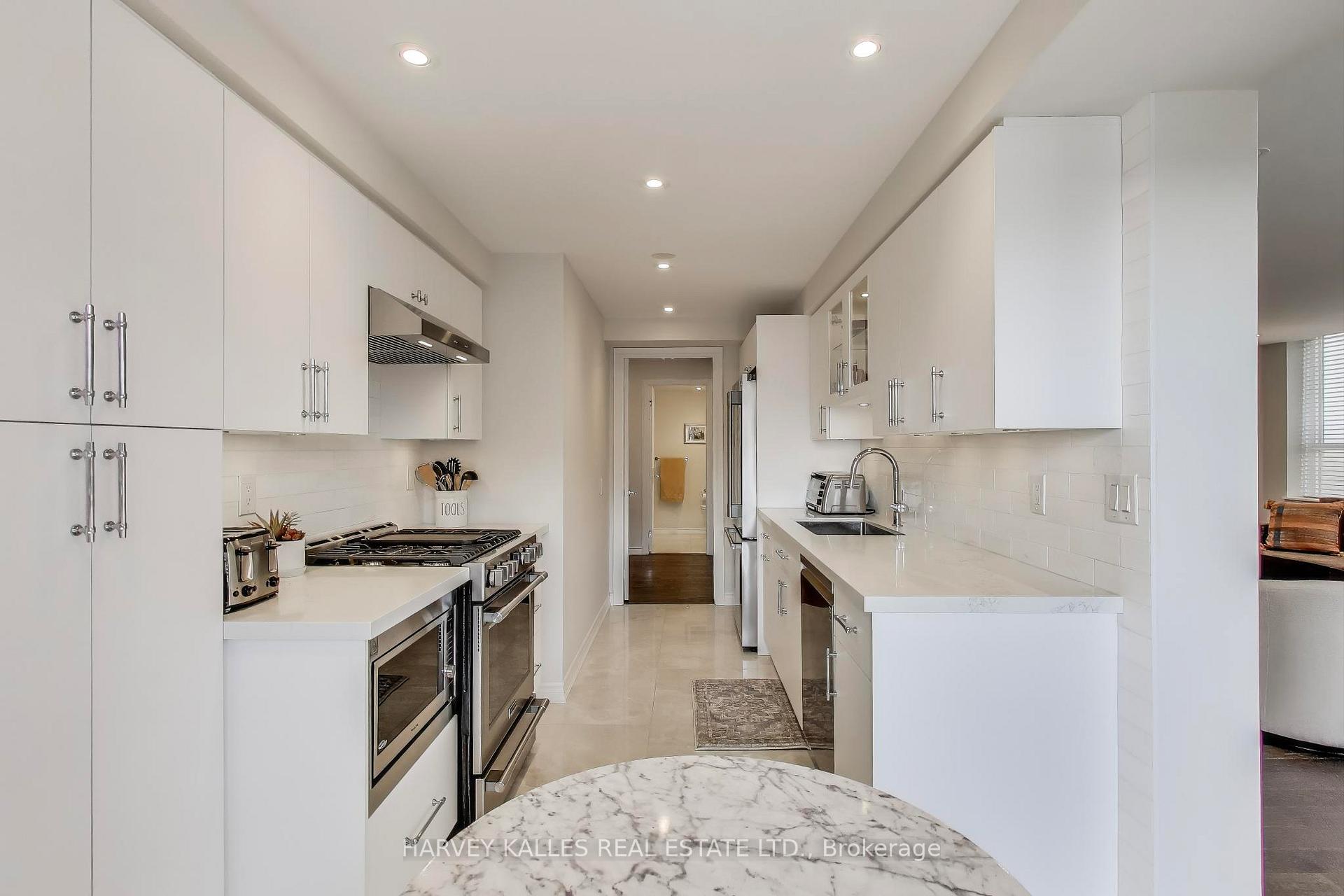 Photo 16 of Unit 803, 265 Ridley Boulevard, Toronto, Bedford Park-Nortown — HOMEH