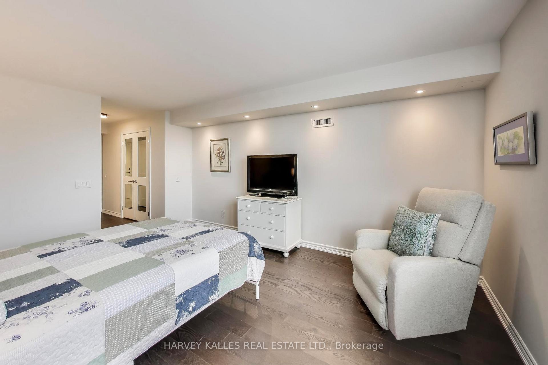 Photo 21 of Unit 803, 265 Ridley Boulevard, Toronto, Bedford Park-Nortown — HOMEH