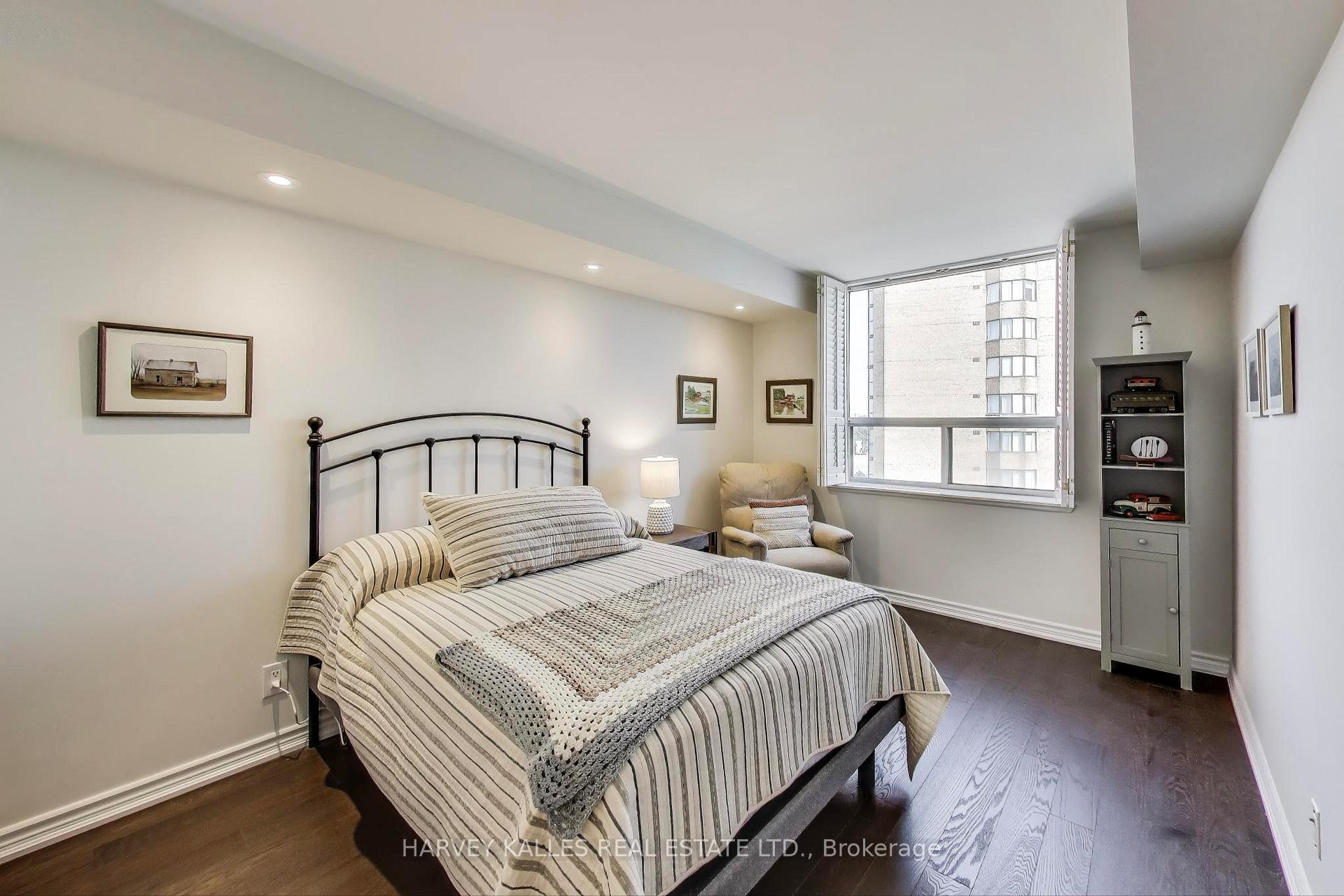 Photo 24 of Unit 803, 265 Ridley Boulevard, Toronto, Bedford Park-Nortown — HOMEH