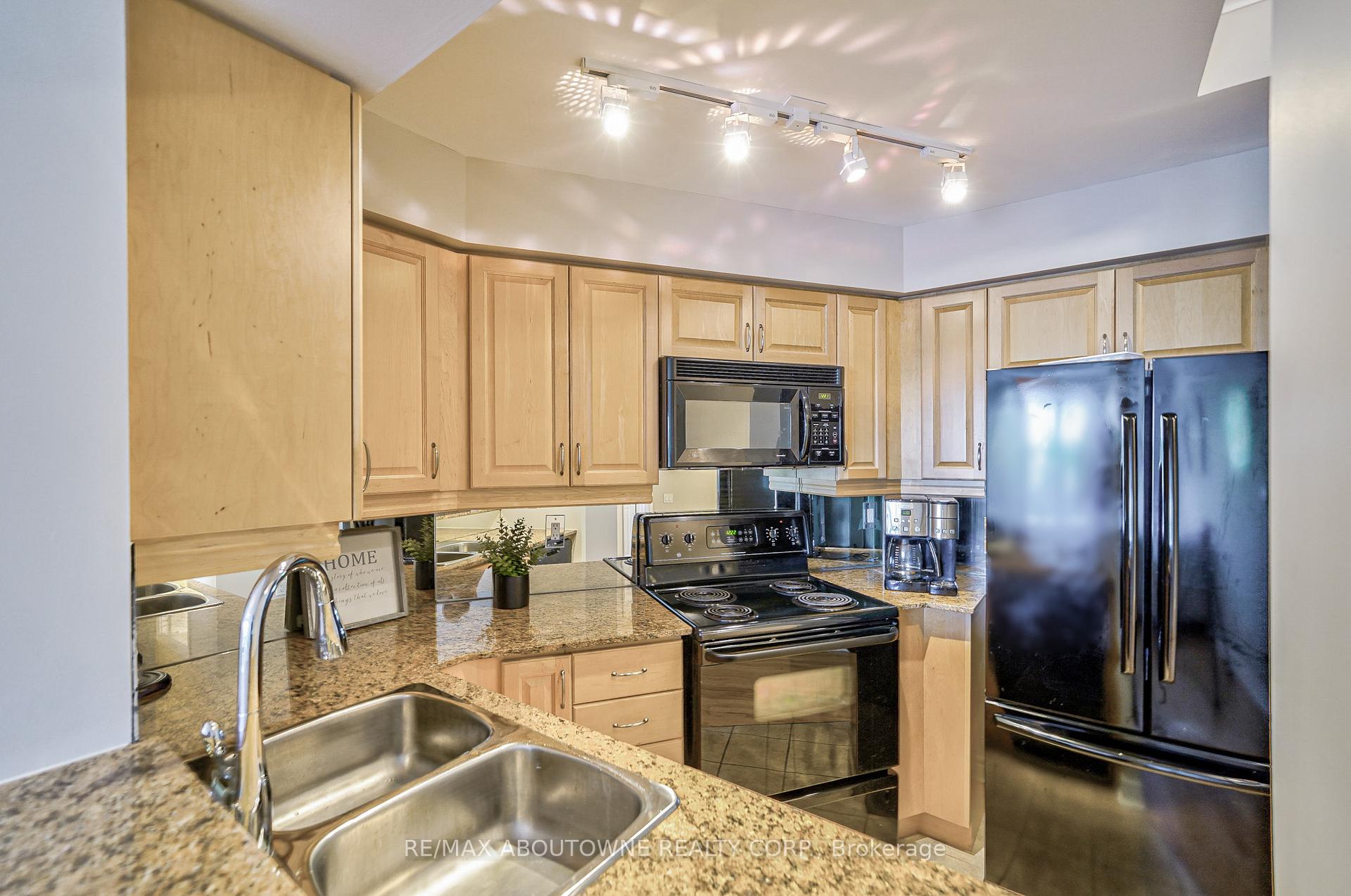 Photo 12 of Unit 204, 40 Old Mill Road, Oakville, Old Oakville — HOMEH