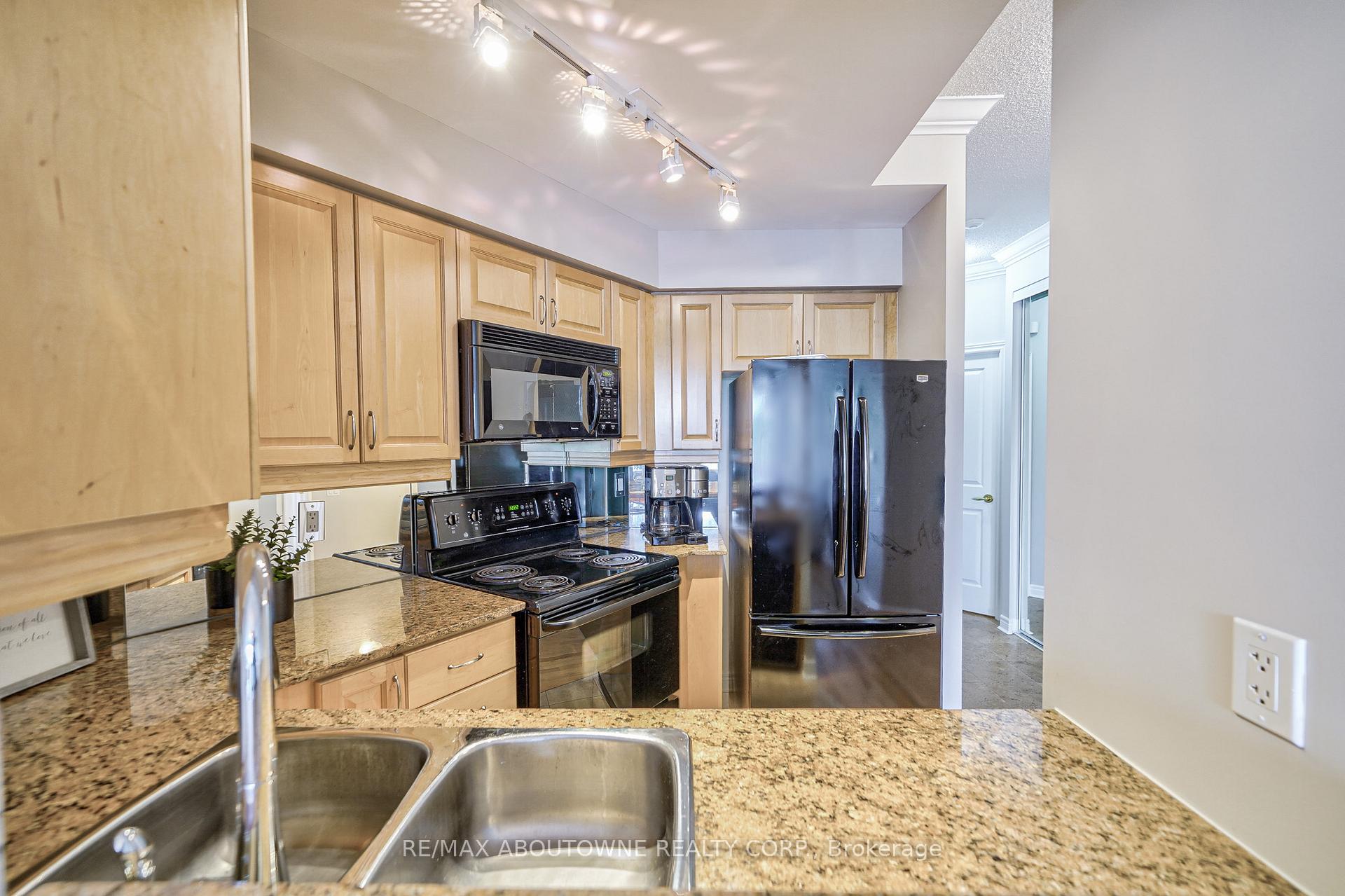 Photo 13 of Unit 204, 40 Old Mill Road, Oakville, Old Oakville — HOMEH