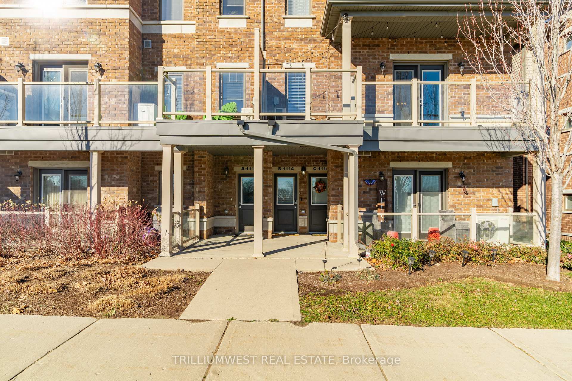 Photo 2 of Unit B, 1114 Fairway Road, Kitchener — HOMEH