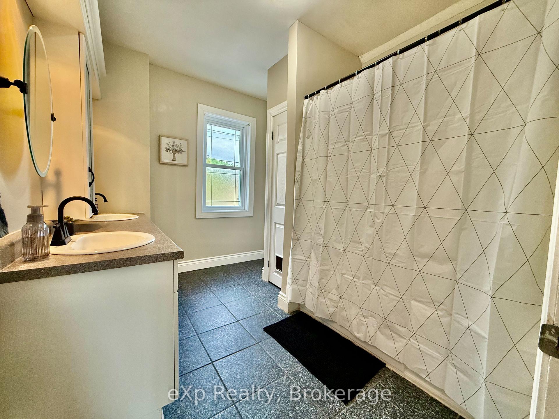 Photo 13 of 28 King Street, Brockton — HOMEH