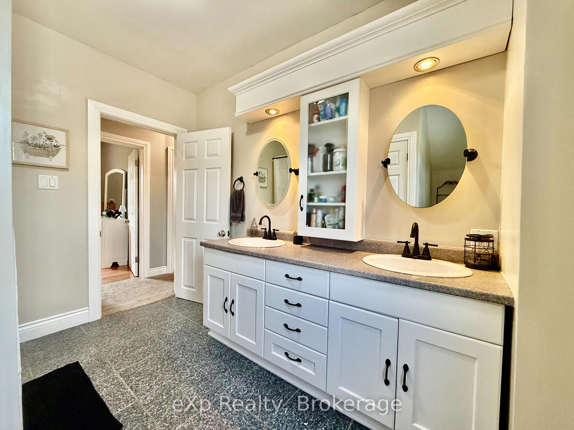 Photo 14 of 28 King Street, Brockton — HOMEH