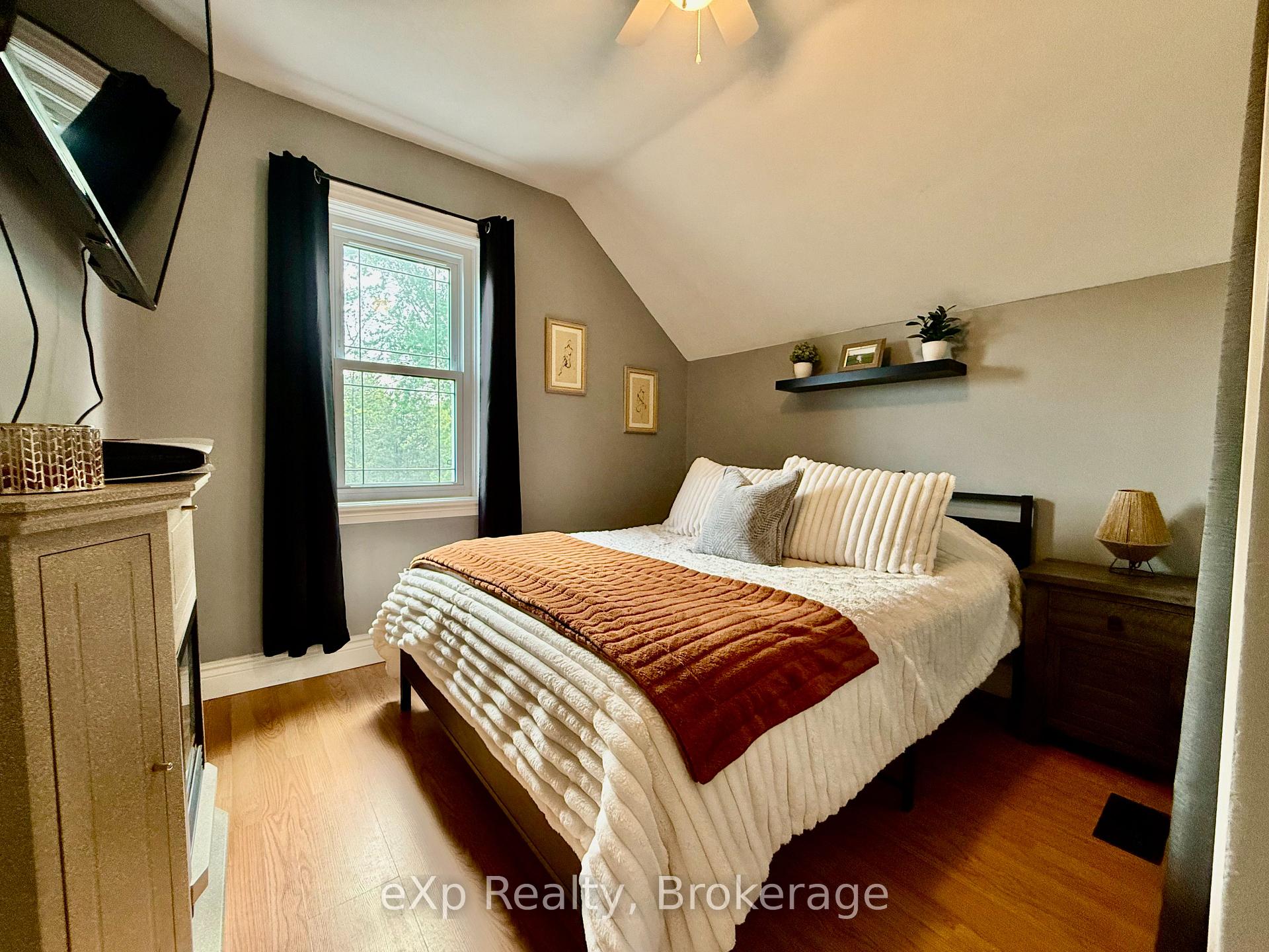 Photo 15 of 28 King Street, Brockton — HOMEH