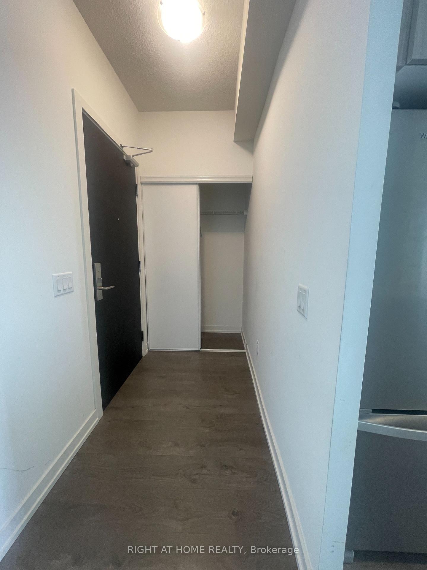 Photo 3 of Unit 1505, 55 Duke Street W, Kitchener, City Commercial Core — HOMEH