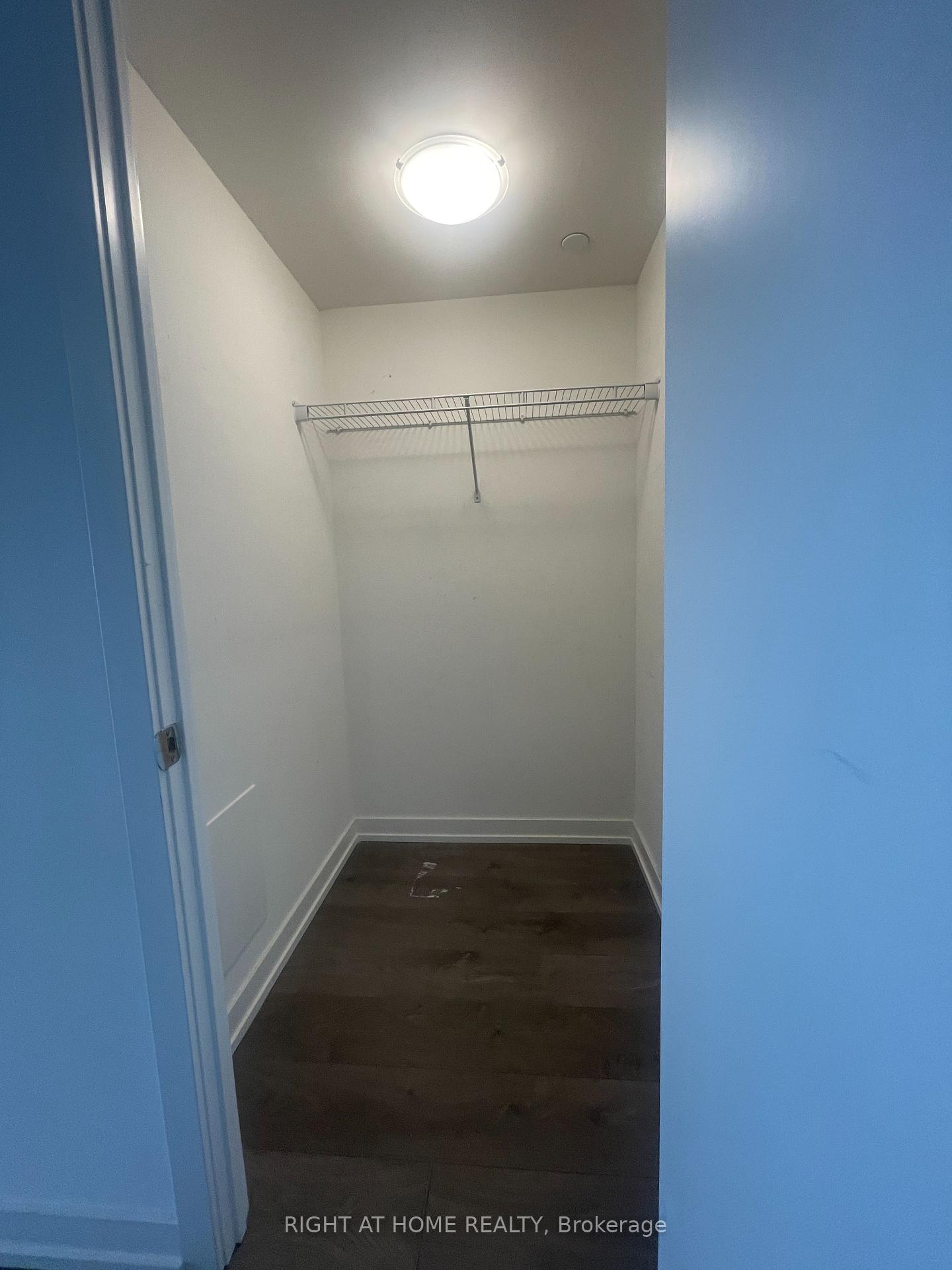 Photo 4 of Unit 1505, 55 Duke Street W, Kitchener, City Commercial Core — HOMEH