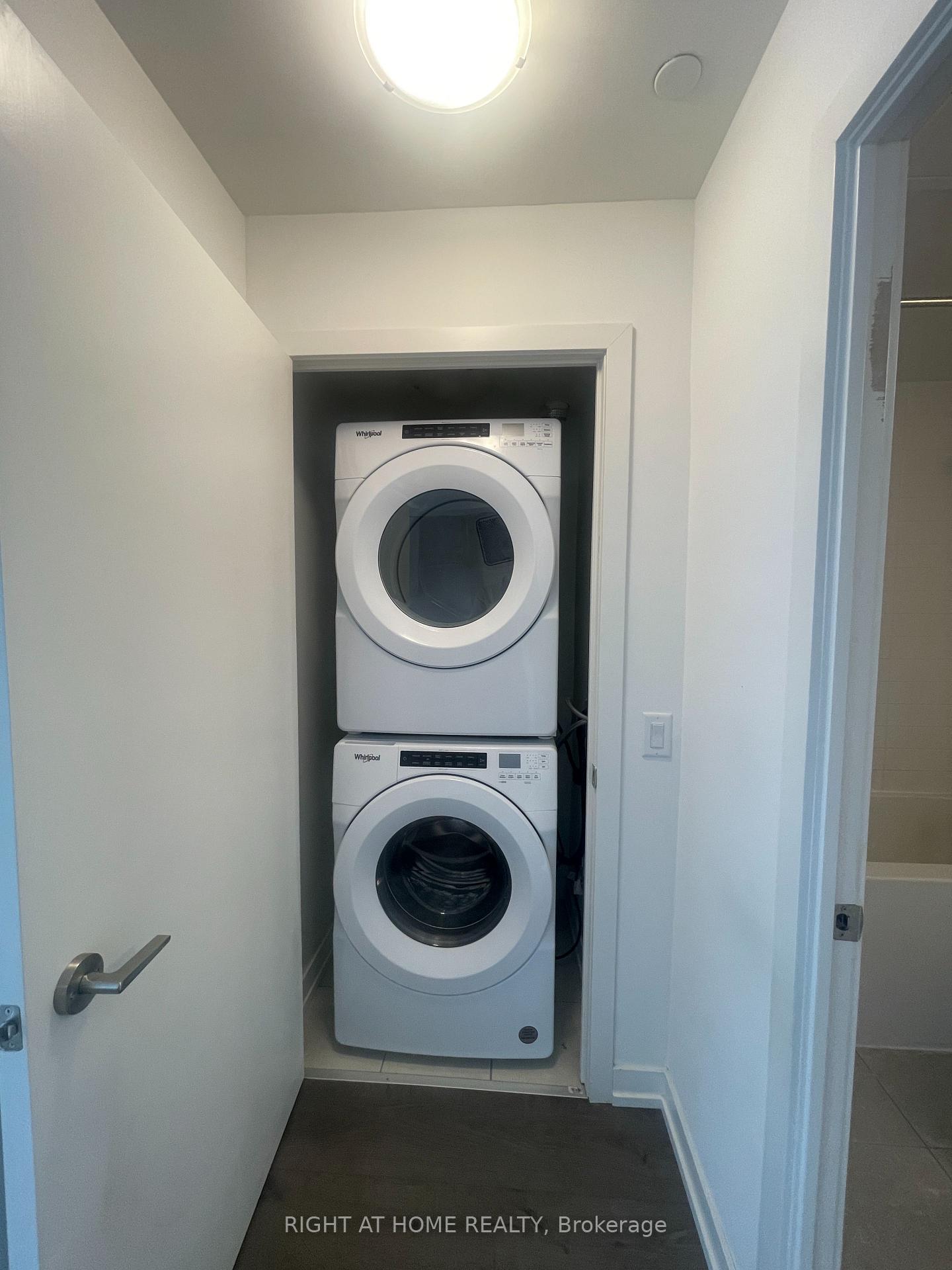 Photo 8 of Unit 1505, 55 Duke Street W, Kitchener, City Commercial Core — HOMEH