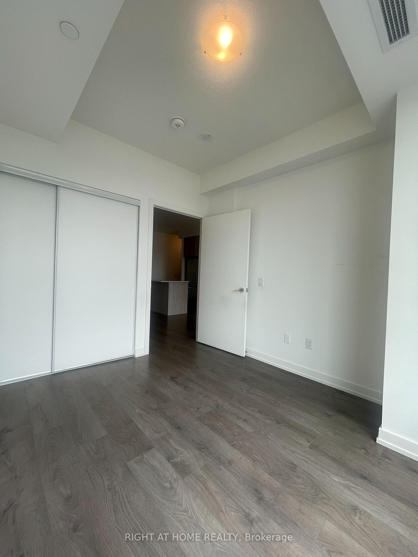 Photo 12 of Unit 1505, 55 Duke Street W, Kitchener, City Commercial Core — HOMEH