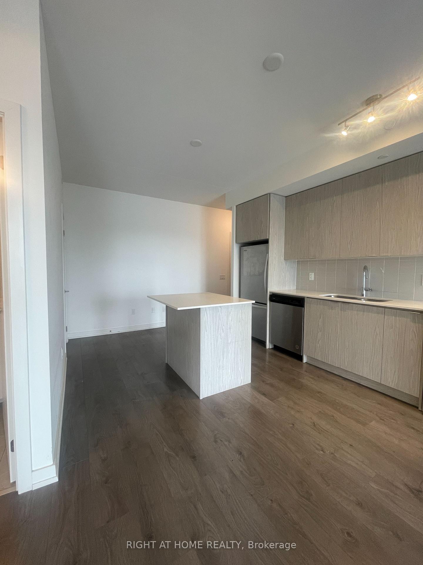 Photo 16 of Unit 1505, 55 Duke Street W, Kitchener, City Commercial Core — HOMEH