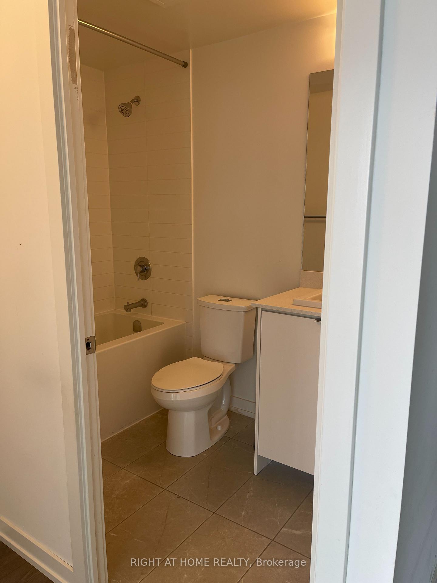 Photo 23 of Unit 1505, 55 Duke Street W, Kitchener, City Commercial Core — HOMEH
