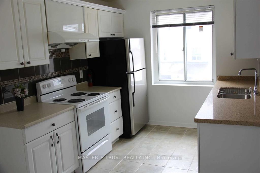 Photo 5 of Unit 5, 93 Rameau Drive, North York, Hillcrest Village — HOMEH