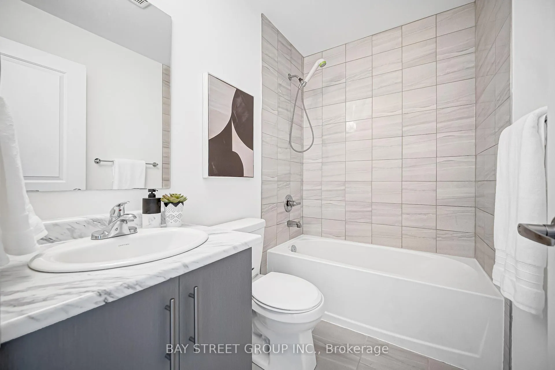 Photo 16 of 61 Massachusetts Lane, Markham, Wismer — HOMEH