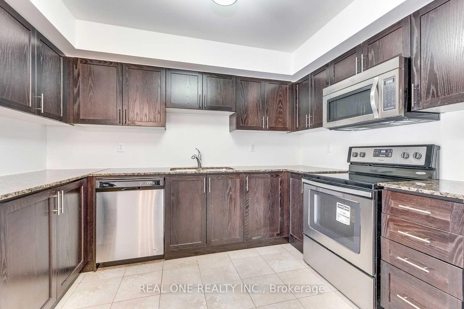 Photo 13 of Unit 31, 2480 Post Road, Oakville, River Oaks — HOMEH