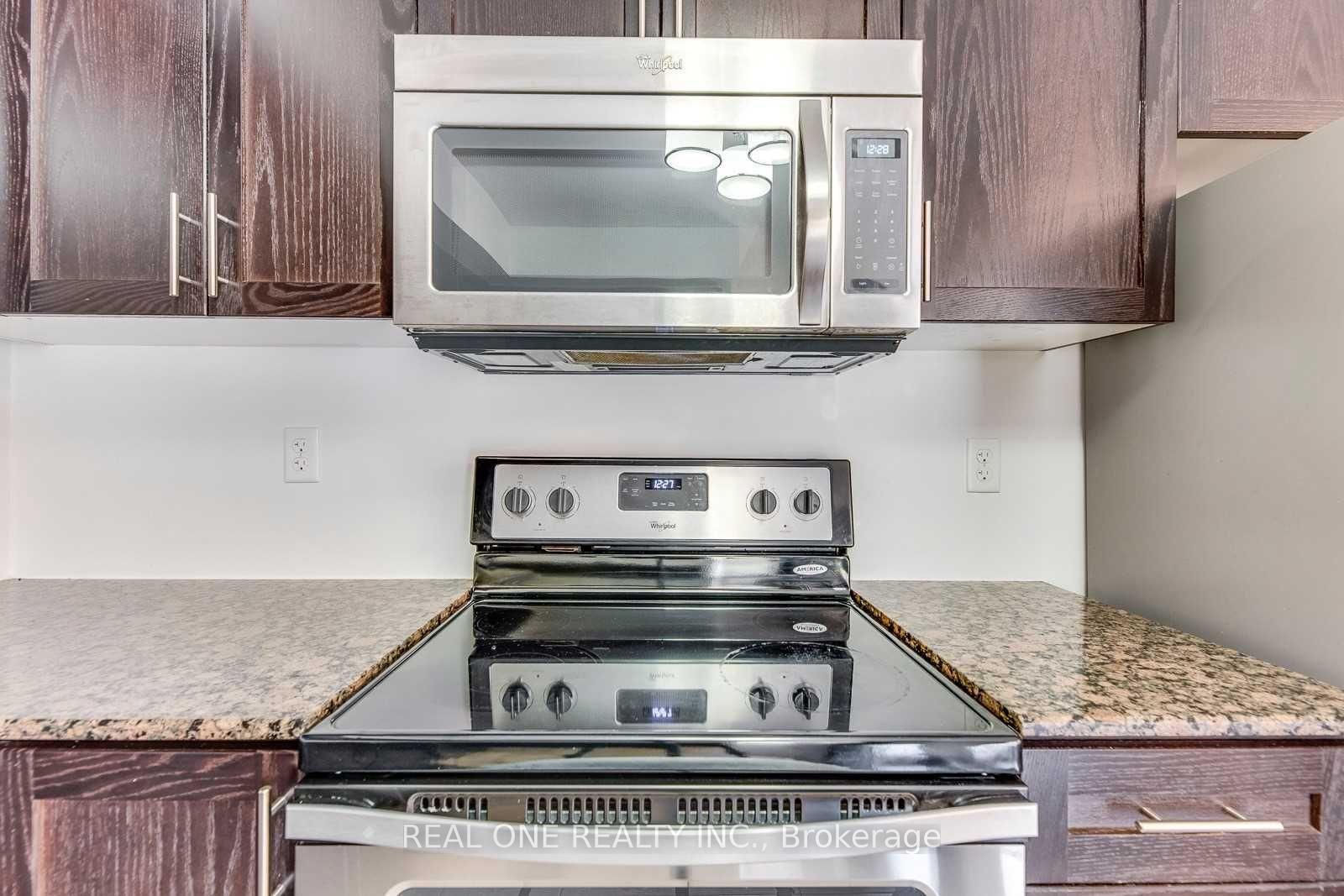 Photo 15 of Unit 31, 2480 Post Road, Oakville, River Oaks — HOMEH