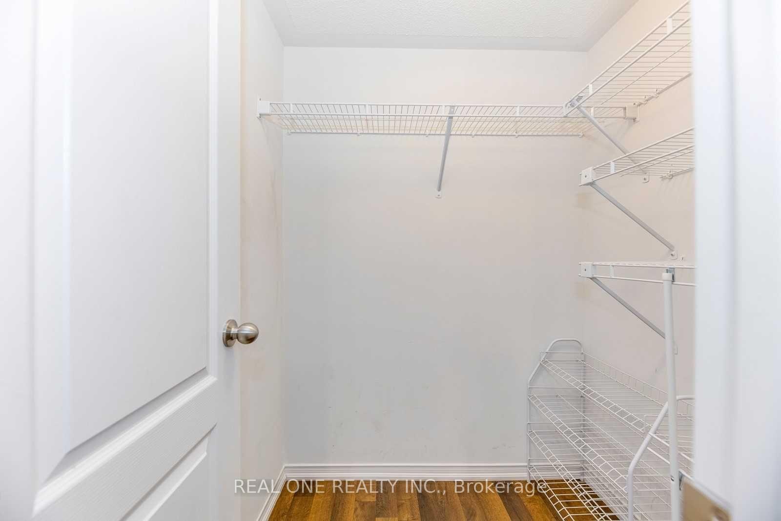 Photo 18 of Unit 31, 2480 Post Road, Oakville, River Oaks — HOMEH