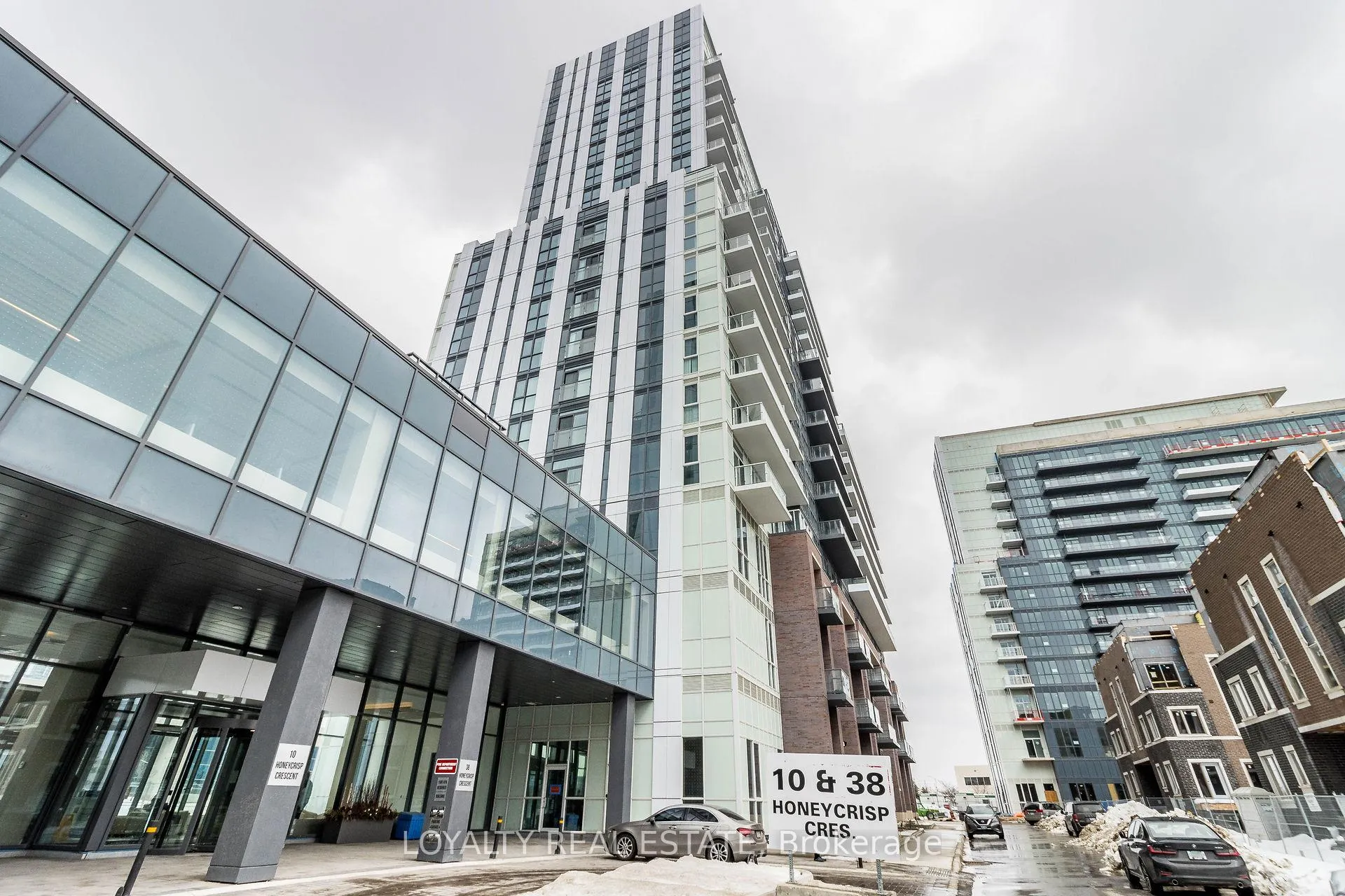 Photo 3 of Unit 621, 38 Honeycrisp Crescent, Vaughan, Vaughan Corporate Centre — HOMEH