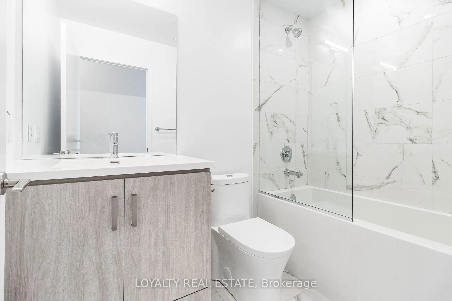 Photo 26 of Unit 621, 38 Honeycrisp Crescent, Vaughan, Vaughan Corporate Centre — HOMEH