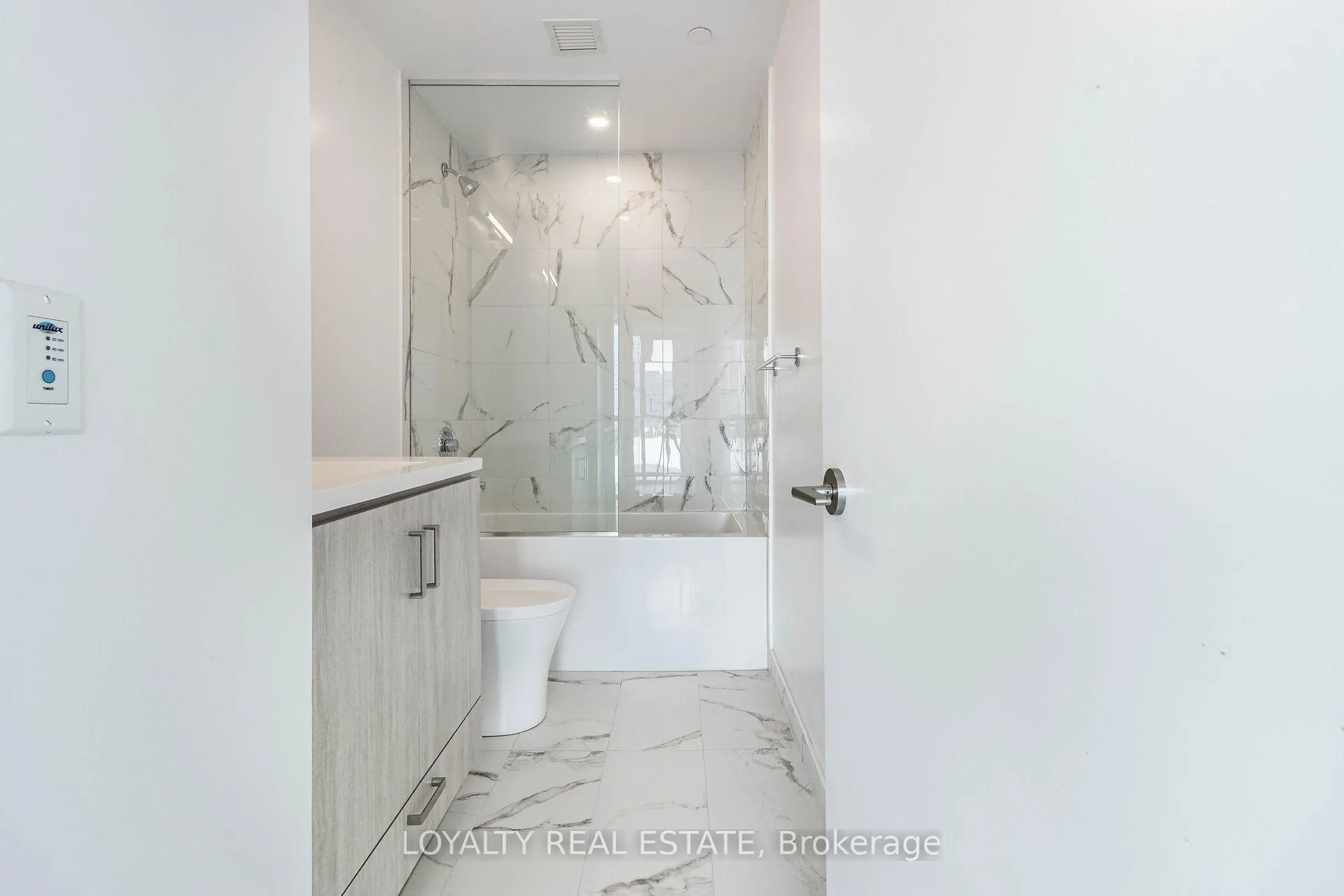 Photo 33 of Unit 621, 38 Honeycrisp Crescent, Vaughan, Vaughan Corporate Centre — HOMEH