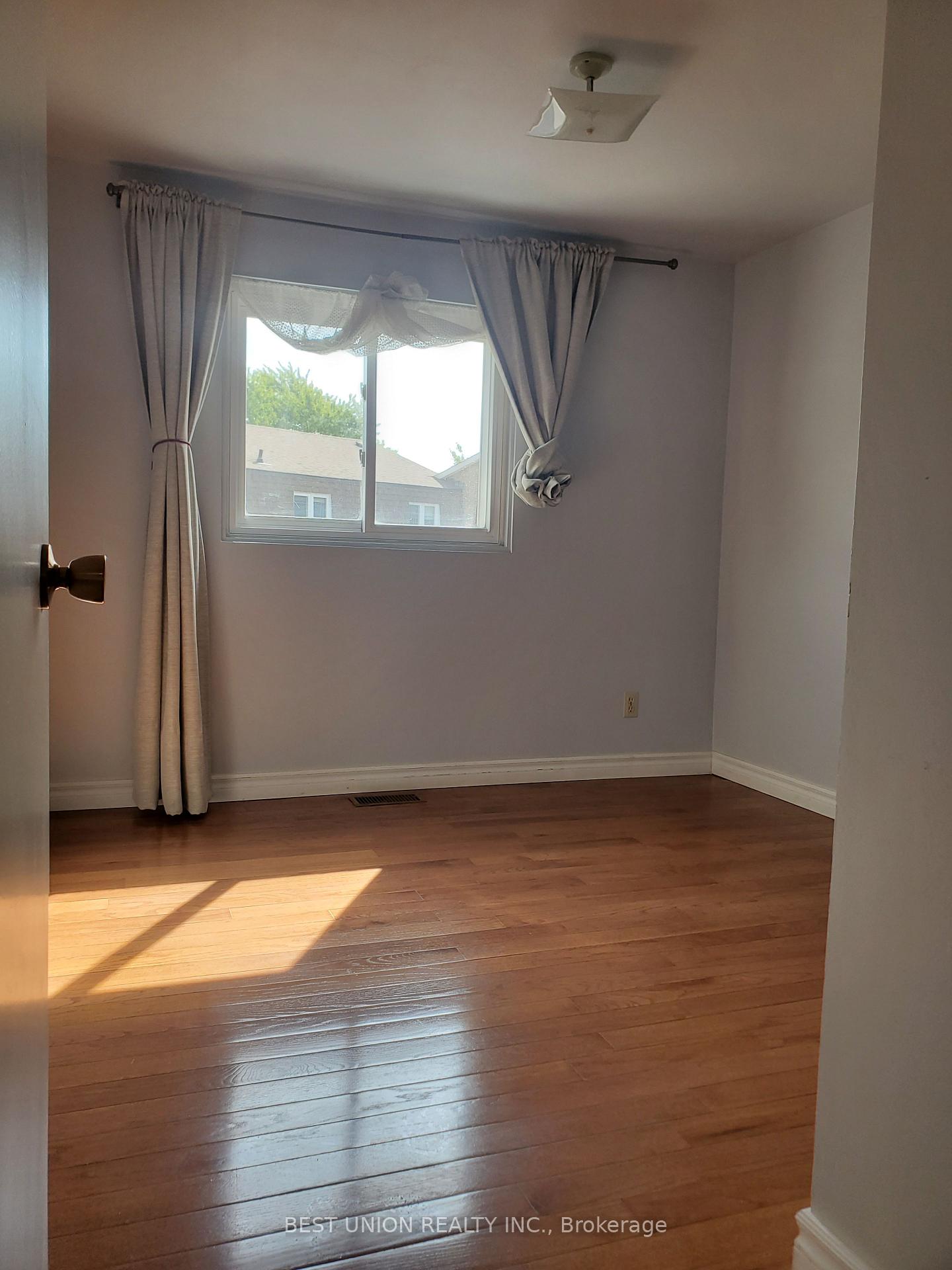 Photo 17 of Unit 12, 200 Bridletowne Circle, Scarborough, L'Amoreaux — HOMEH