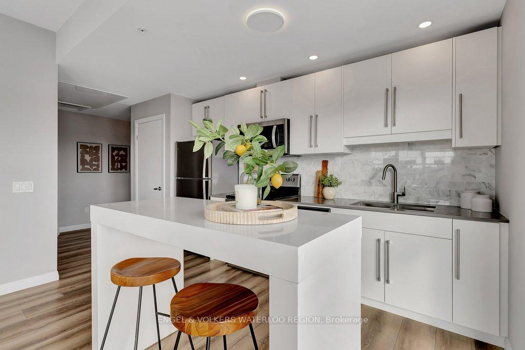 Photo 11 of Unit 805, 60 Charles Street W, Kitchener — HOMEH