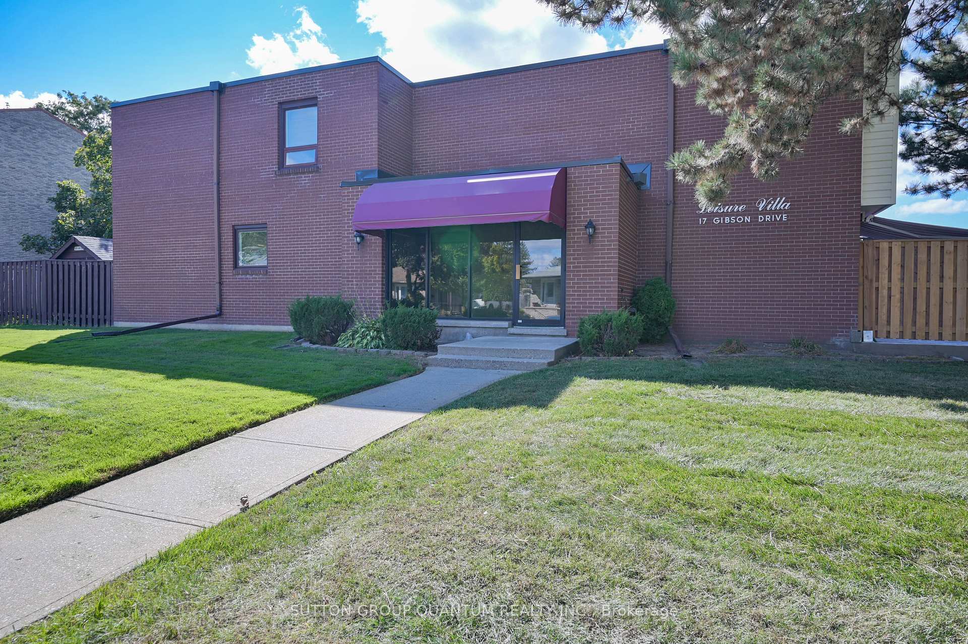 Photo 1 of Unit 15, 17 Gibson Drive, Kitchener — HOMEH
