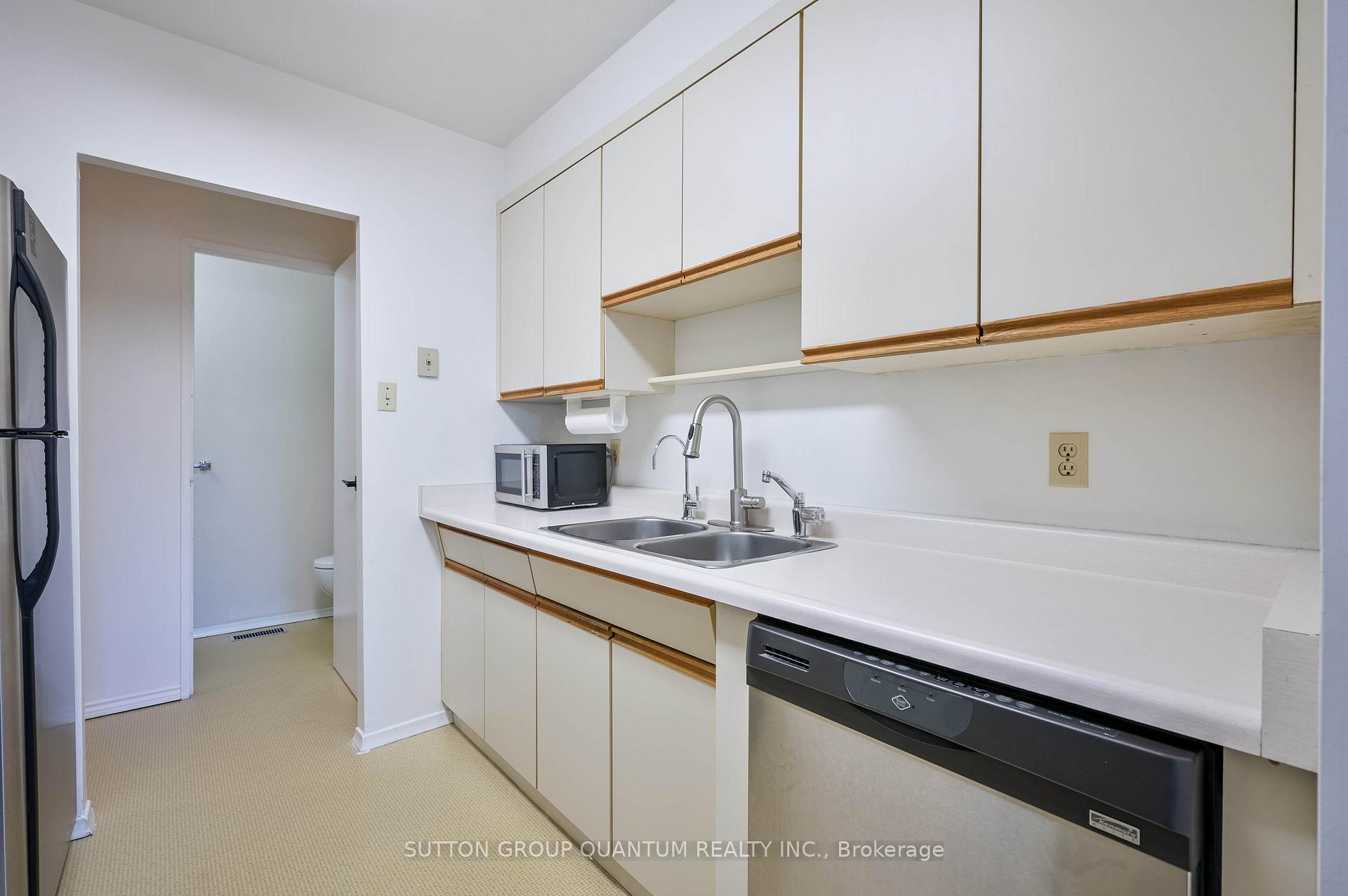 Photo 9 of Unit 15, 17 Gibson Drive, Kitchener — HOMEH