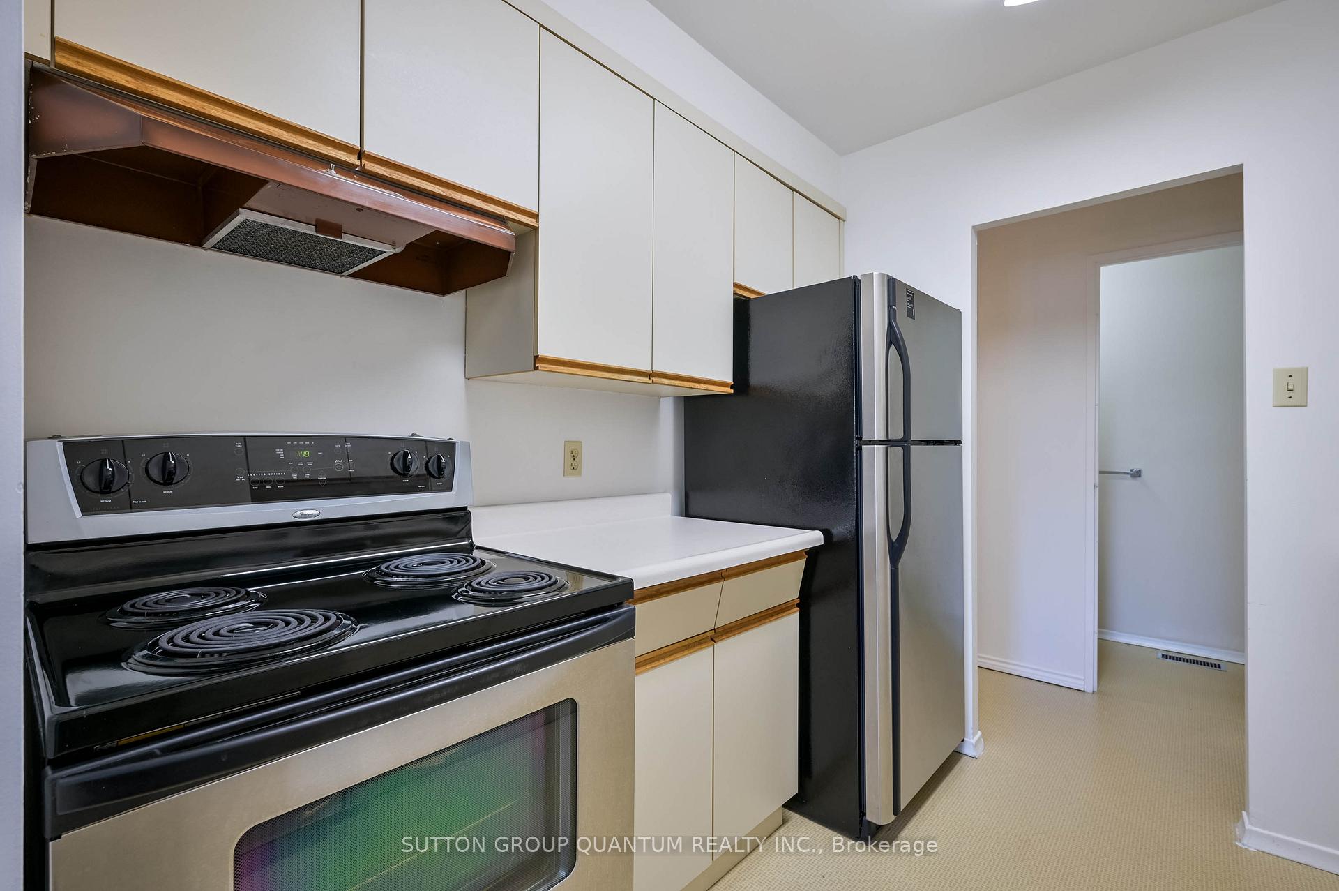 Photo 10 of Unit 15, 17 Gibson Drive, Kitchener — HOMEH