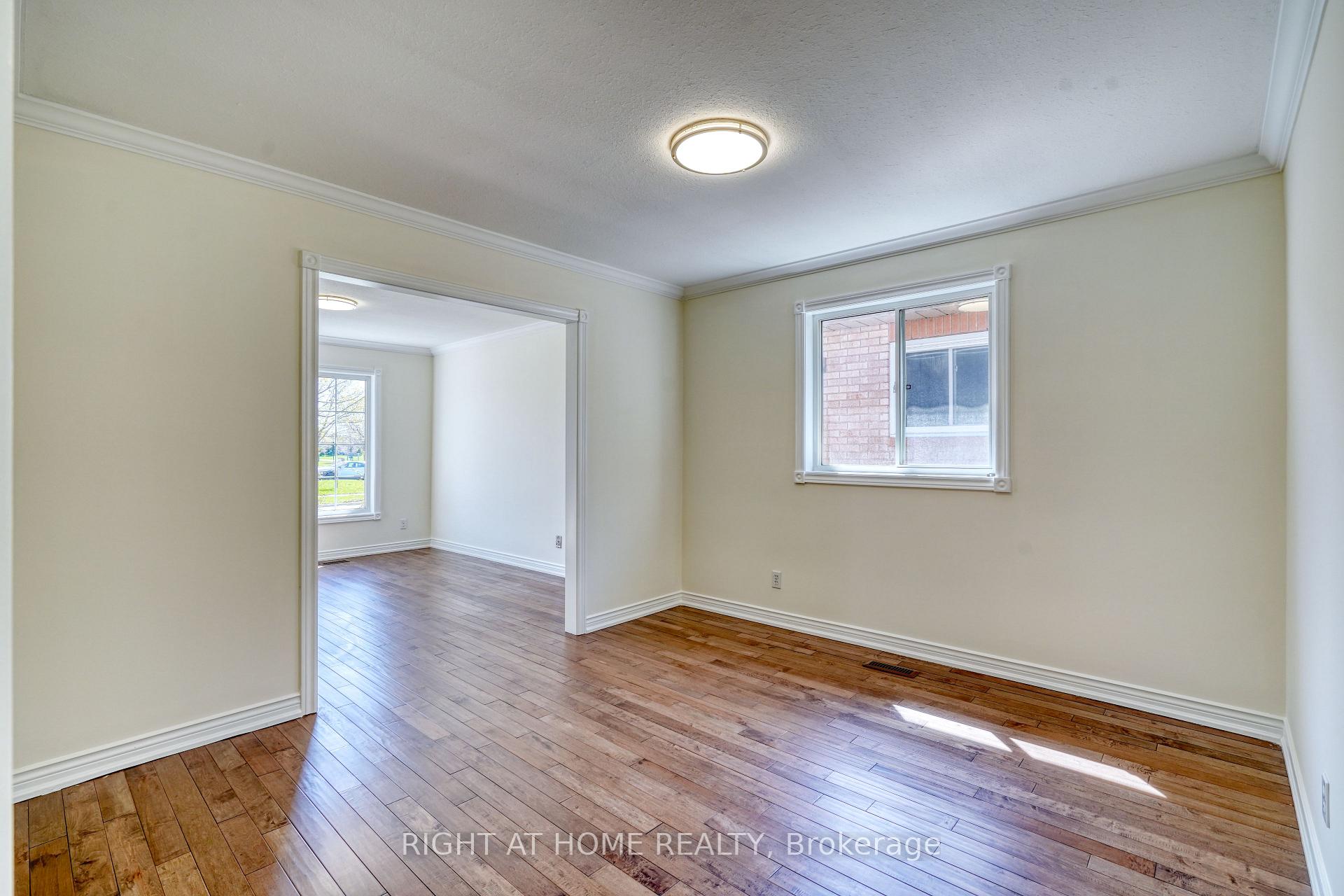 Photo 7 of Unit Main Fl, 24 O'shaughnessy Crescent, Barrie, Holly — HOMEH