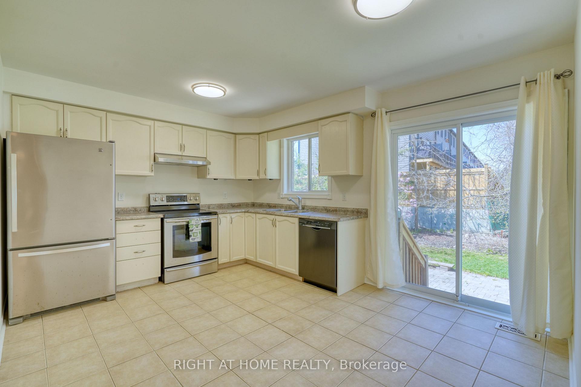 Photo 9 of Unit Main Fl, 24 O'shaughnessy Crescent, Barrie, Holly — HOMEH