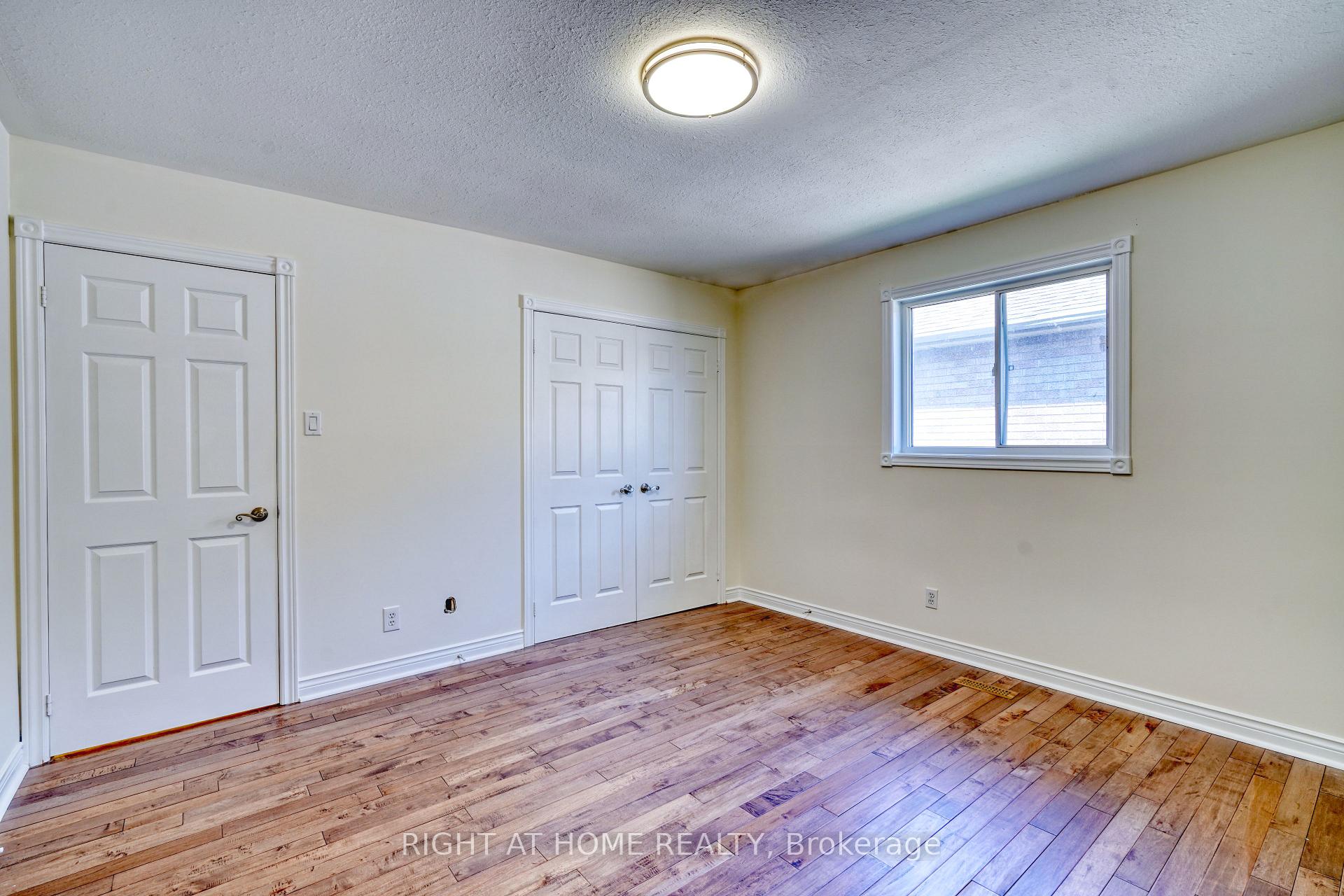 Photo 12 of Unit Main Fl, 24 O'shaughnessy Crescent, Barrie, Holly — HOMEH