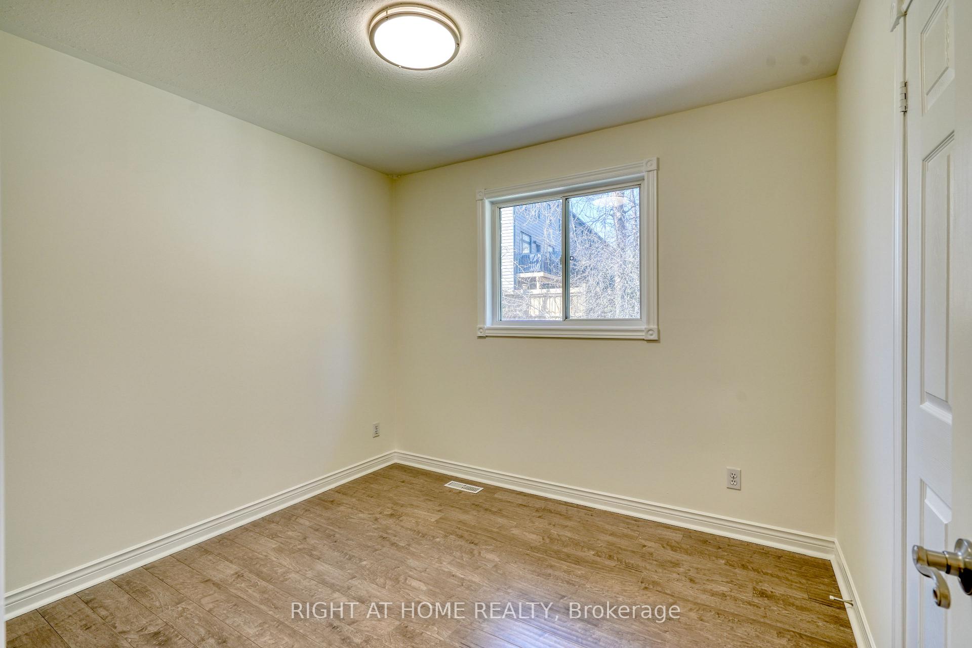 Photo 13 of Unit Main Fl, 24 O'shaughnessy Crescent, Barrie, Holly — HOMEH
