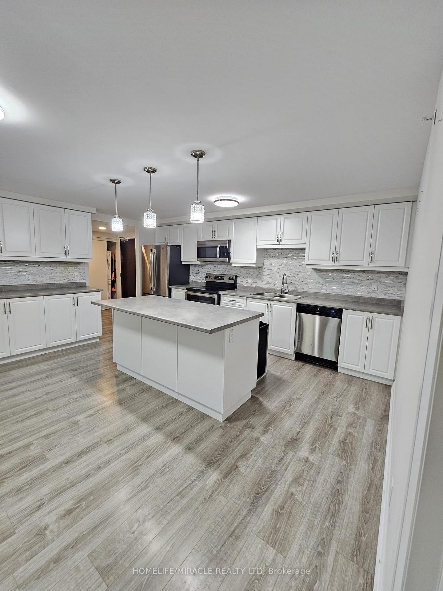 Photo 4 of Unit 406, 778 Laurelwood Drive, Waterloo — HOMEH