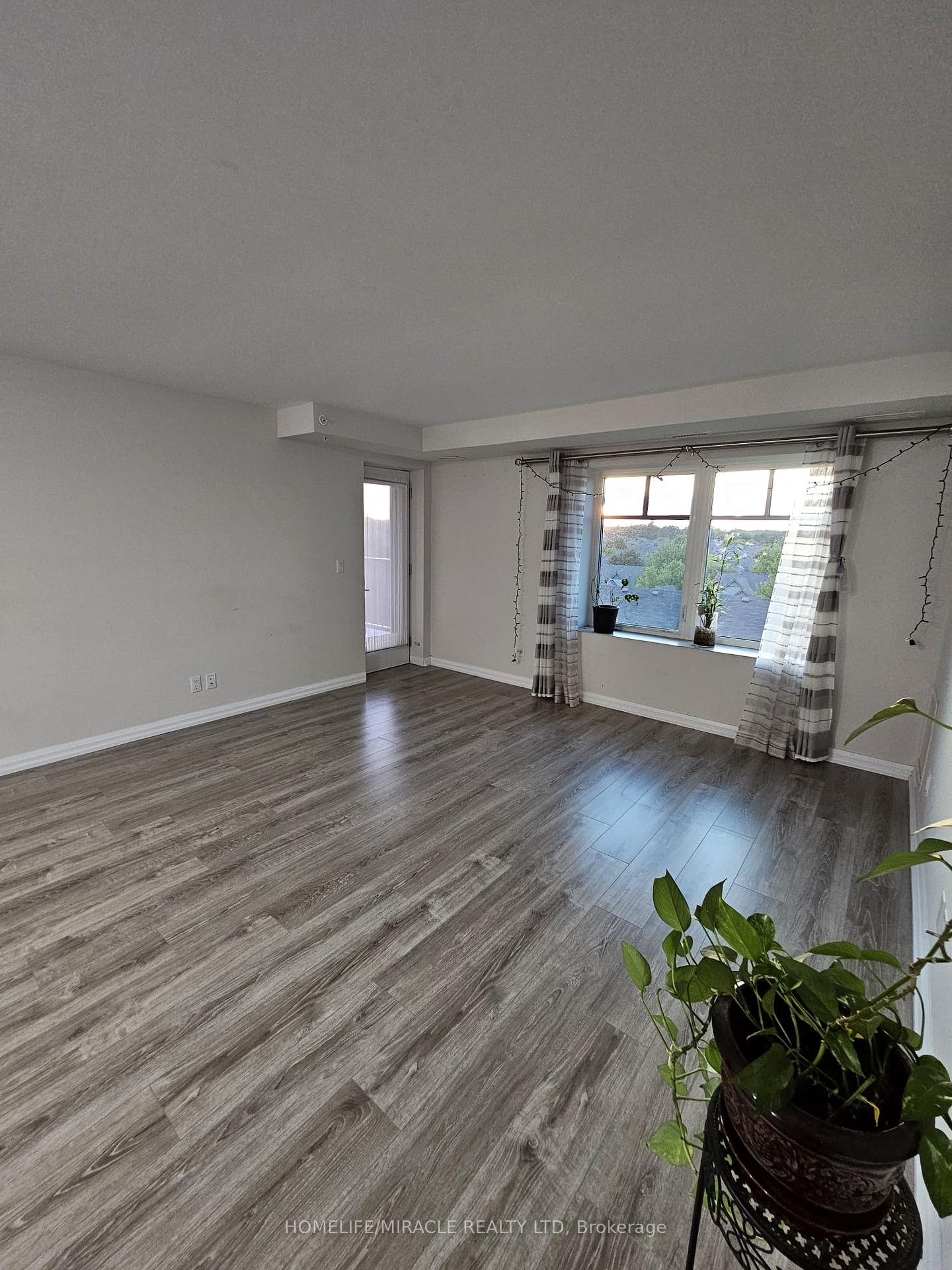 Photo 6 of Unit 406, 778 Laurelwood Drive, Waterloo — HOMEH