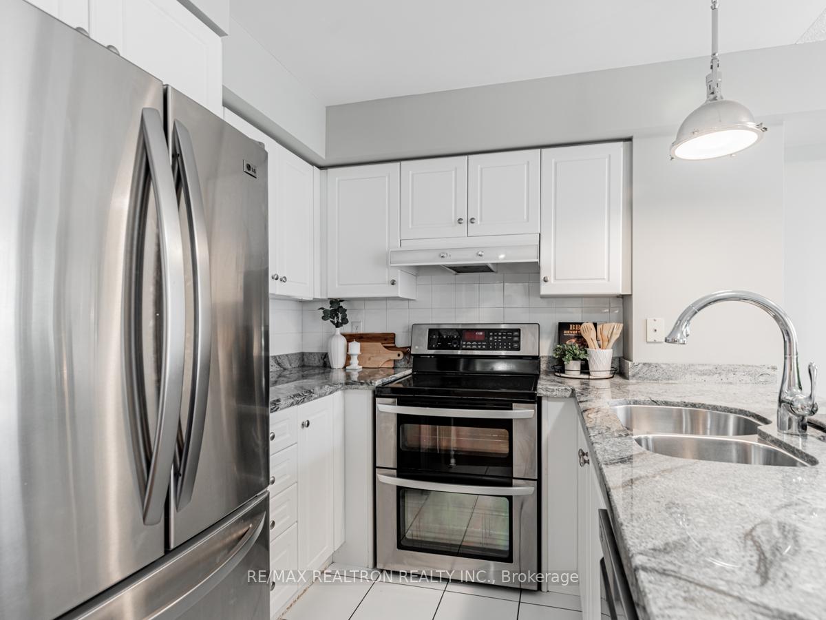 Photo 7 of Unit 1011, 43 Eglinton Avenue E, Toronto, Mount Pleasant West — HOMEH