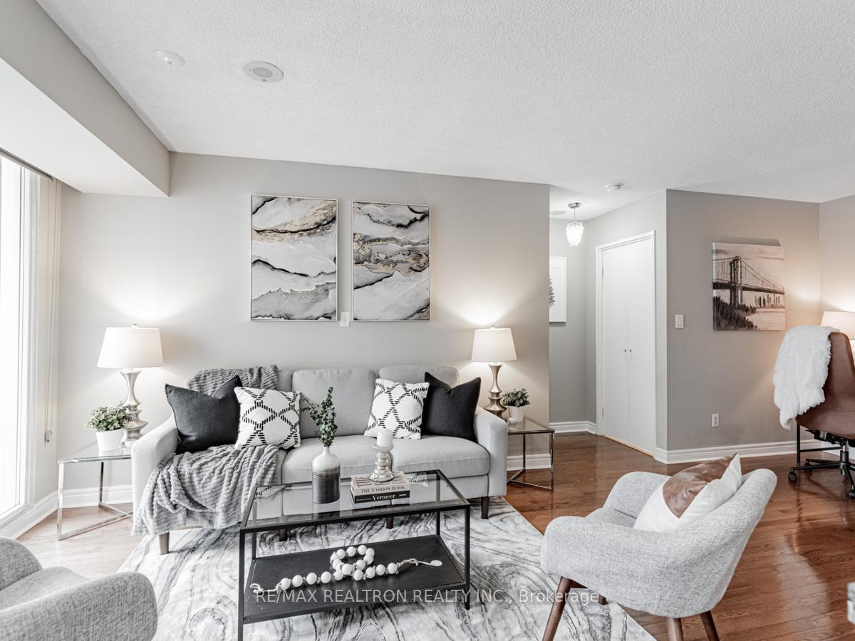 Photo 8 of Unit 1011, 43 Eglinton Avenue E, Toronto, Mount Pleasant West — HOMEH