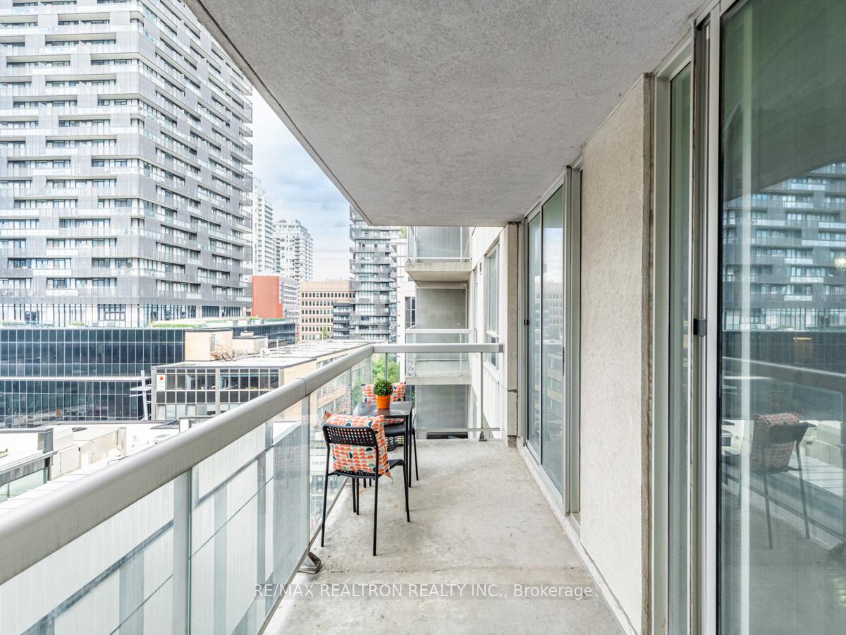 Photo 15 of Unit 1011, 43 Eglinton Avenue E, Toronto, Mount Pleasant West — HOMEH